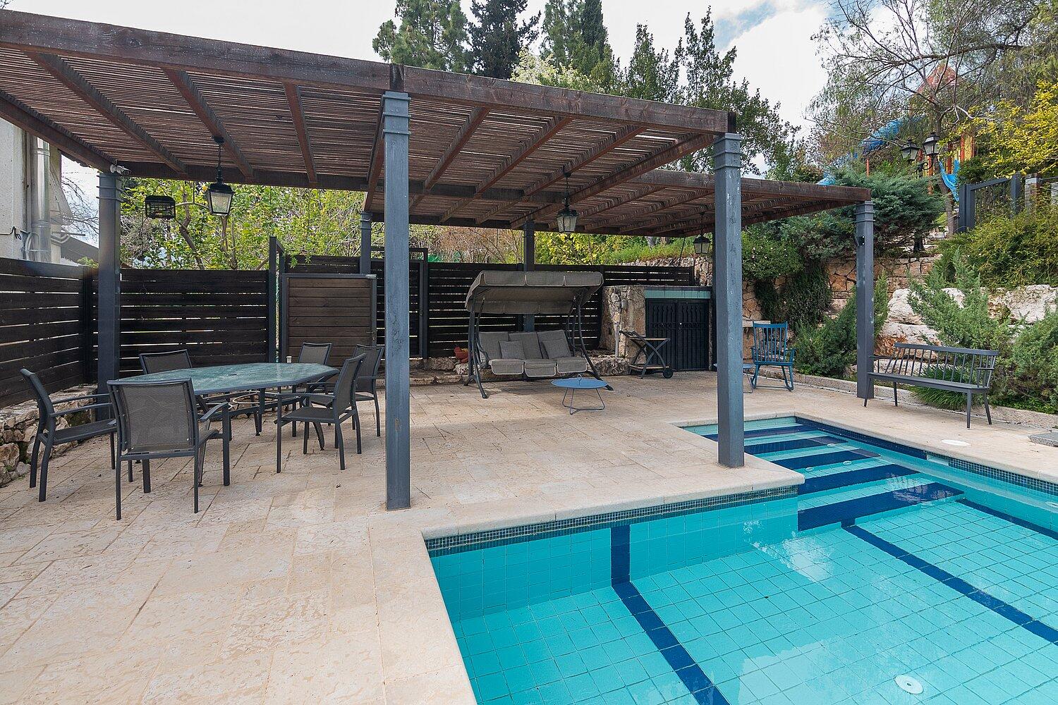 וילה בית זית מרכז  8  נופש - וי פור ויקיישן - V for Vacation