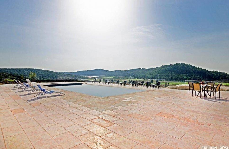 אחוזת דניאל מרכז  9  נופש - וי פור ויקיישן - V for Vacation