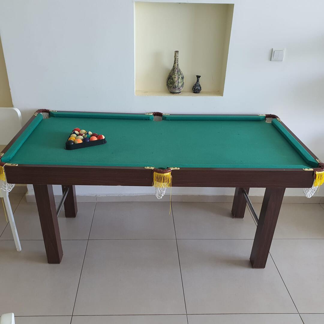 רויאל חוף צאנז וגקוזי איטלקי מול גלי הים מרכז  17  נופש - וי פור ויקיישן - V for Vacation