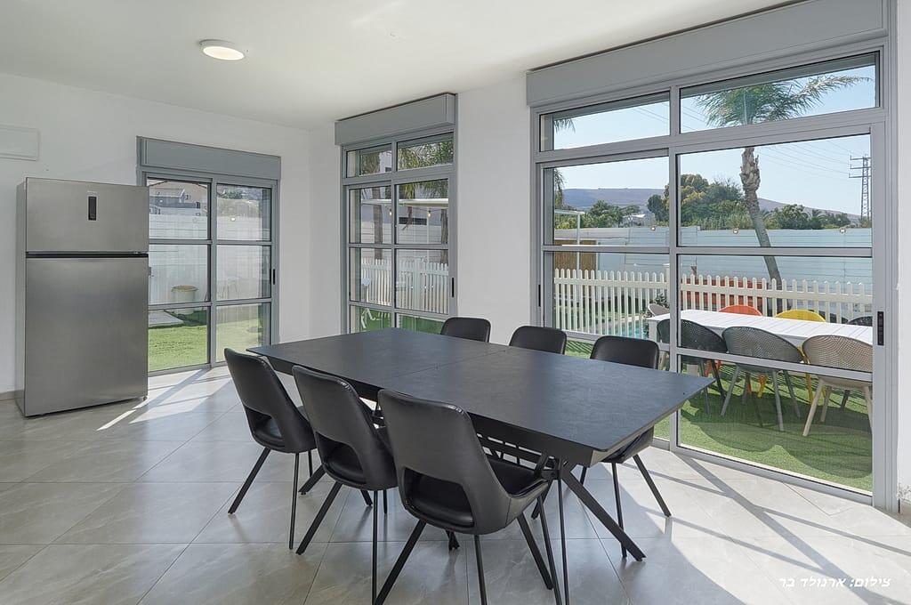 וילה דקל כחול צפון  26  נופש - וי פור ויקיישן - V for Vacation