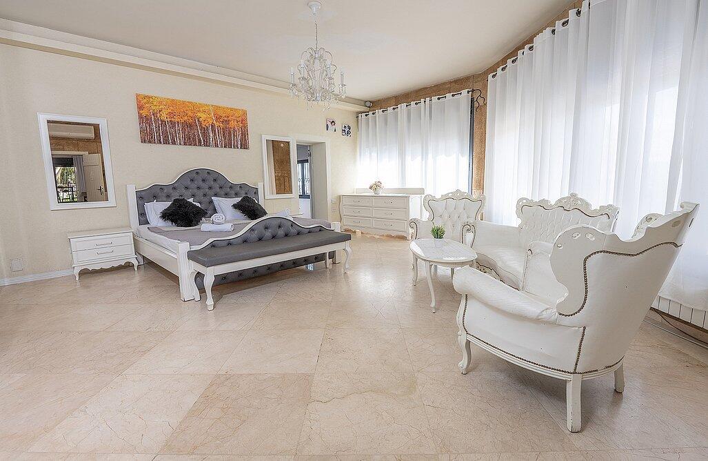 גני הצוק - וילת אירוח צפון  4  נופש - וי פור ויקיישן - V for Vacation