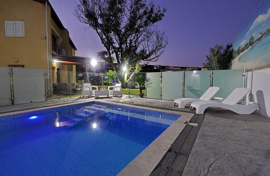 שלווה במושבה צפון  26  נופש - וי פור ויקיישן - V for Vacation