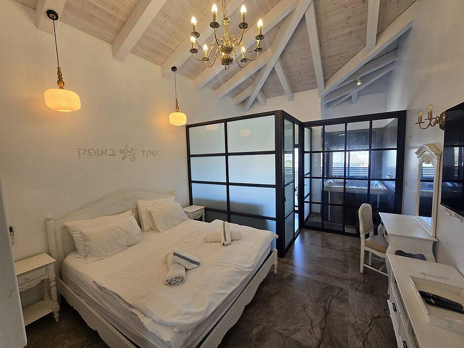 סוויטות רומאנס צפון  15  נופש - וי פור ויקיישן - V for Vacation