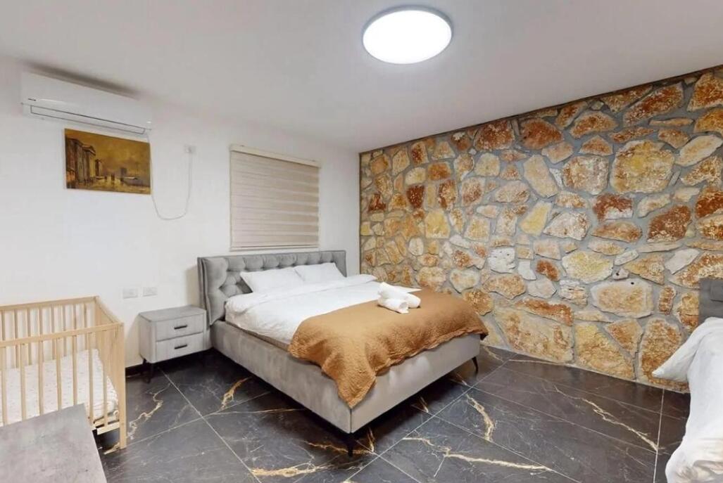 אחוזת אלונים ירכא צפון  18  נופש - וי פור ויקיישן - V for Vacation