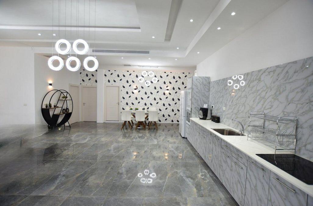 פארטי טוי מרכז  15  נופש - וי פור ויקיישן - V for Vacation