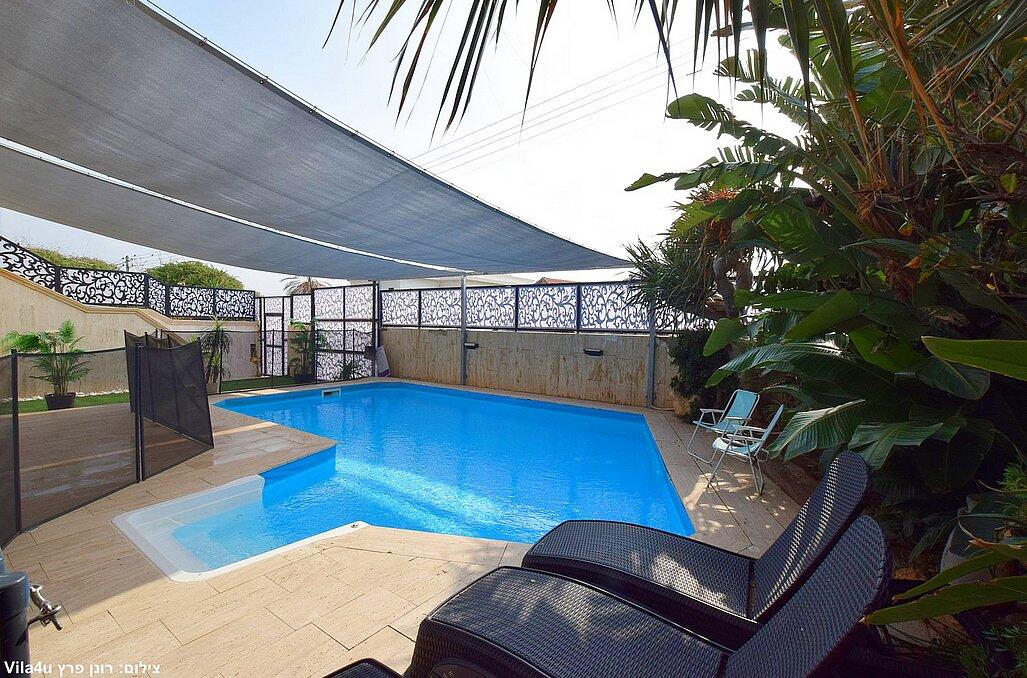 אחוזת הים נתניה מרכז  2  נופש - וי פור ויקיישן - V for Vacation