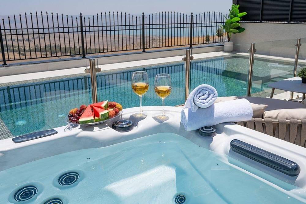 וילה רויאל טווינס בוטיק צפון  8  נופש - וי פור ויקיישן - V for Vacation