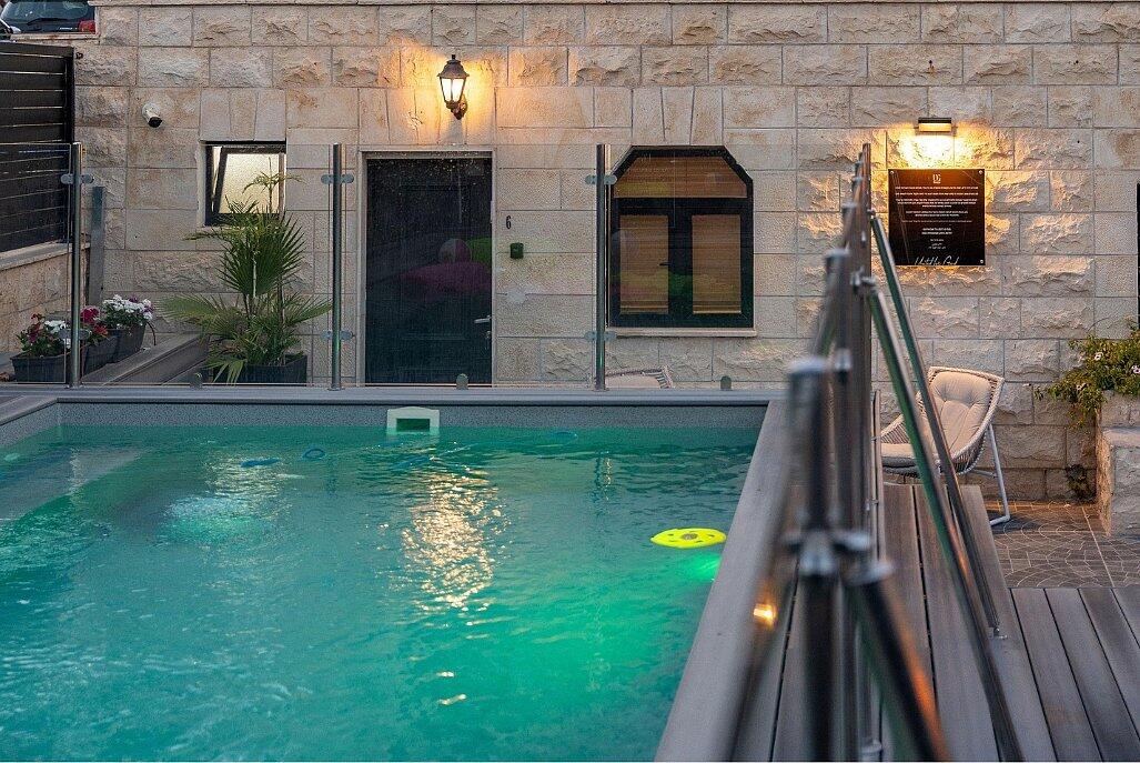 מלון הדירות יו ג'י - UG Boutique Apartment hotel צפון  11  נופש - וי פור ויקיישן - V for Vacation