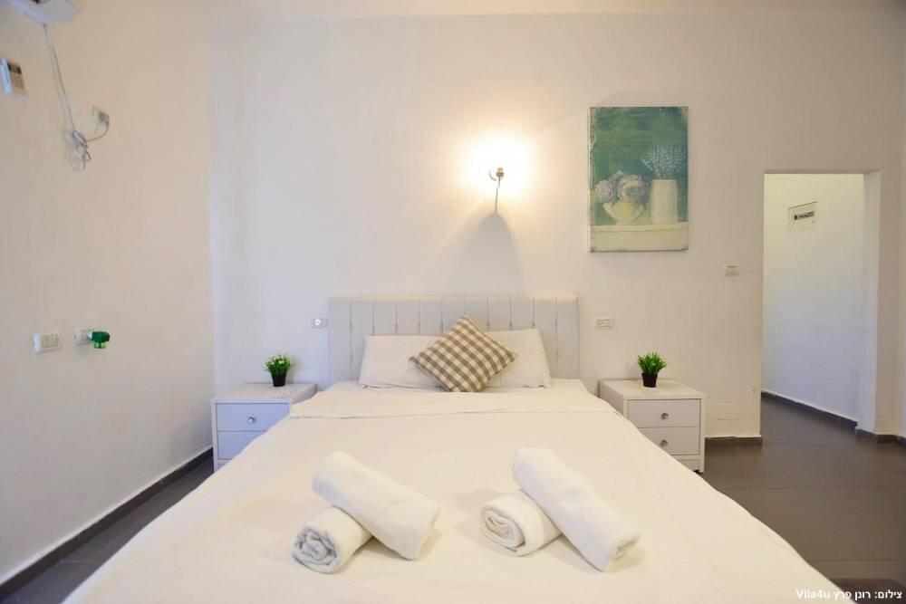 אחוזת הזוהר צפון  8  נופש - וי פור ויקיישן - V for Vacation