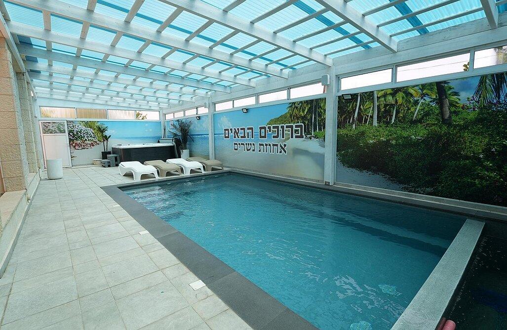וילת יוקרה אחוזת נשרים צפון  1  נופש - וי פור ויקיישן - V for Vacation