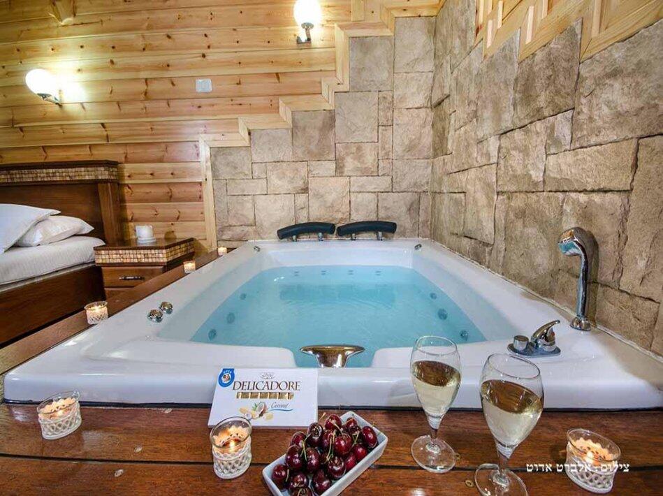 הבקתות של סיוון צפון  15  נופש - וי פור ויקיישן - V for Vacation