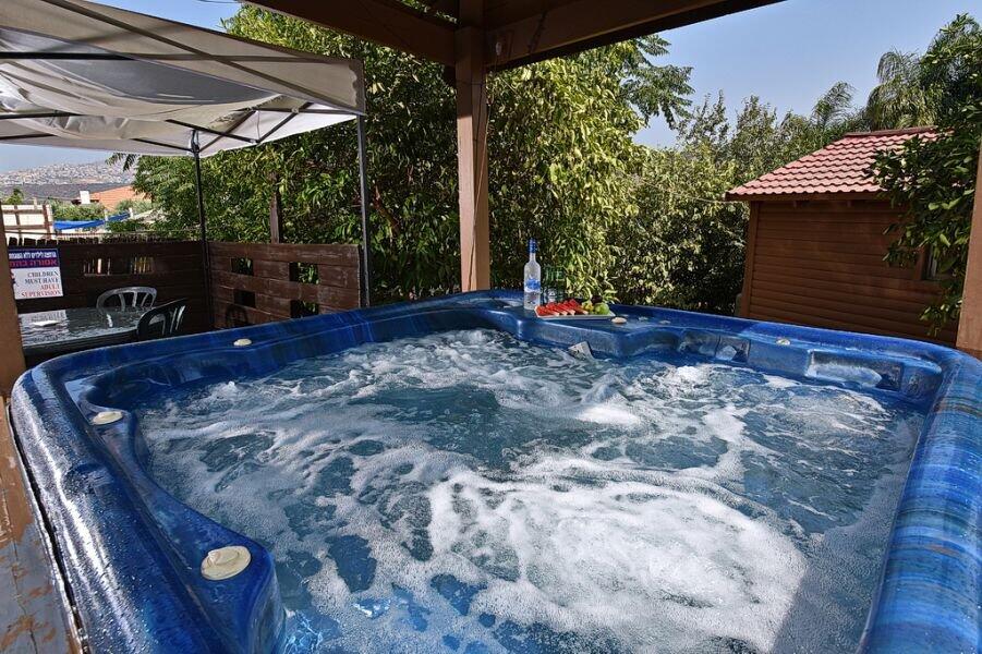 בקתות ספיר צפון  9  נופש - וי פור ויקיישן - V for Vacation