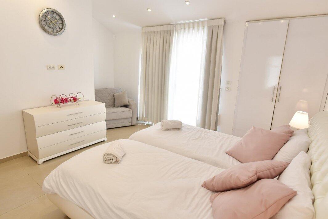 כרמא ירושלים מרכז  10  נופש - וי פור ויקיישן - V for Vacation