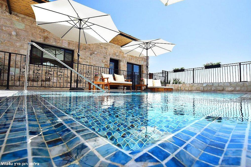 הוד ראשונים צפון  13  נופש - וי פור ויקיישן - V for Vacation