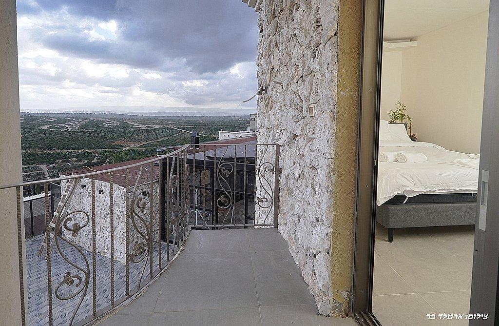 אחוזת הסלעים צפון  15  נופש - וי פור ויקיישן - V for Vacation