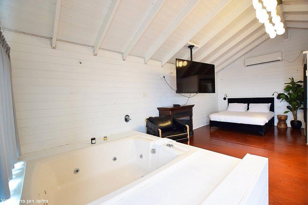 רפאל בכרם צפון  9  נופש - וי פור ויקיישן - V for Vacation