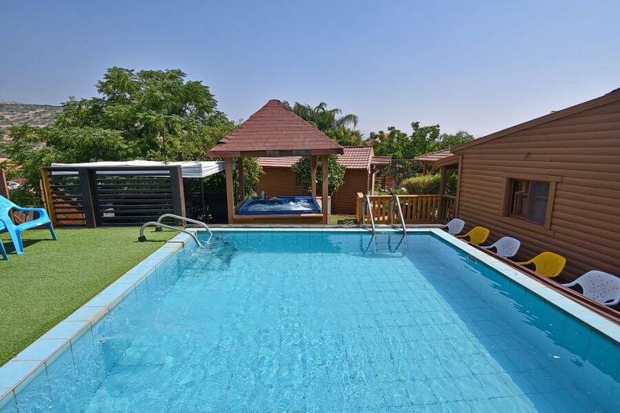 בקתות ספיר צפון  2  נופש - וי פור ויקיישן - V for Vacation