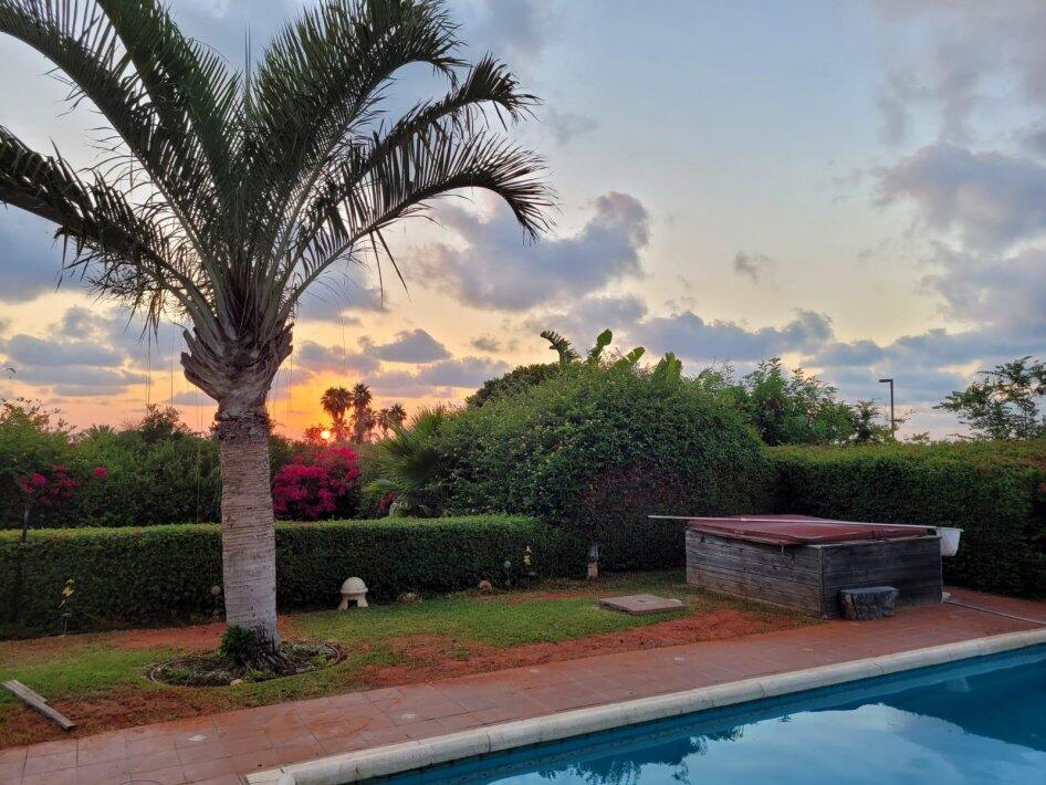 וילה ורדים מרכז  4  נופש - וי פור ויקיישן - V for Vacation