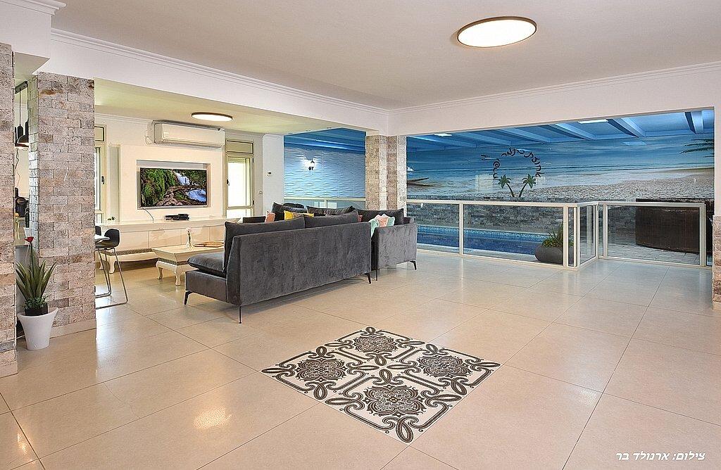 הוילה באחוזה צפון  19  נופש - וי פור ויקיישן - V for Vacation