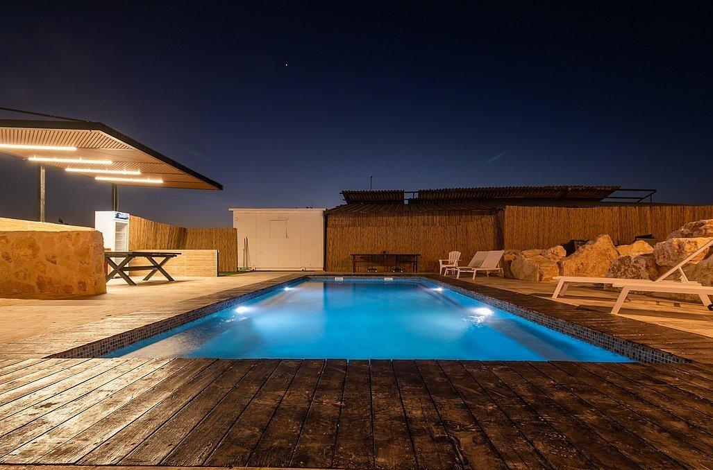 וילה שקיעות אדומות דרום  31  נופש - וי פור ויקיישן - V for Vacation