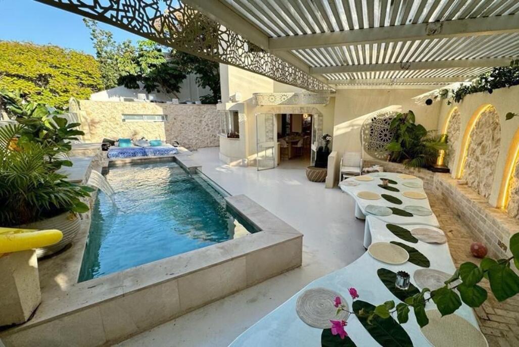 וילה מיקונוס נתניה מרכז  1  נופש - וי פור ויקיישן - V for Vacation