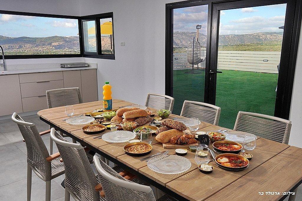 אחוזת הלל צפון  48  נופש - וי פור ויקיישן - V for Vacation