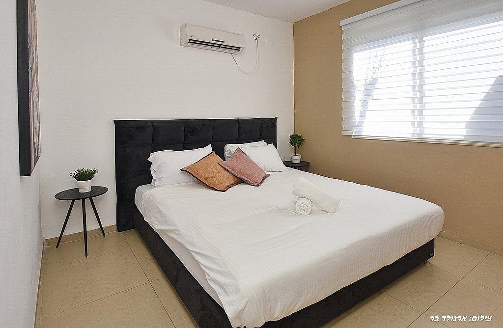 הוילה באחוזה צפון  16  נופש - וי פור ויקיישן - V for Vacation