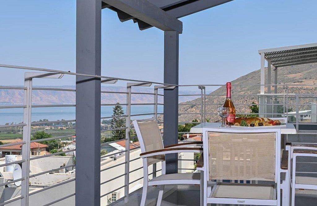 וילה ג'נסיס - Villa Genesis צפון  28  נופש - וי פור ויקיישן - V for Vacation