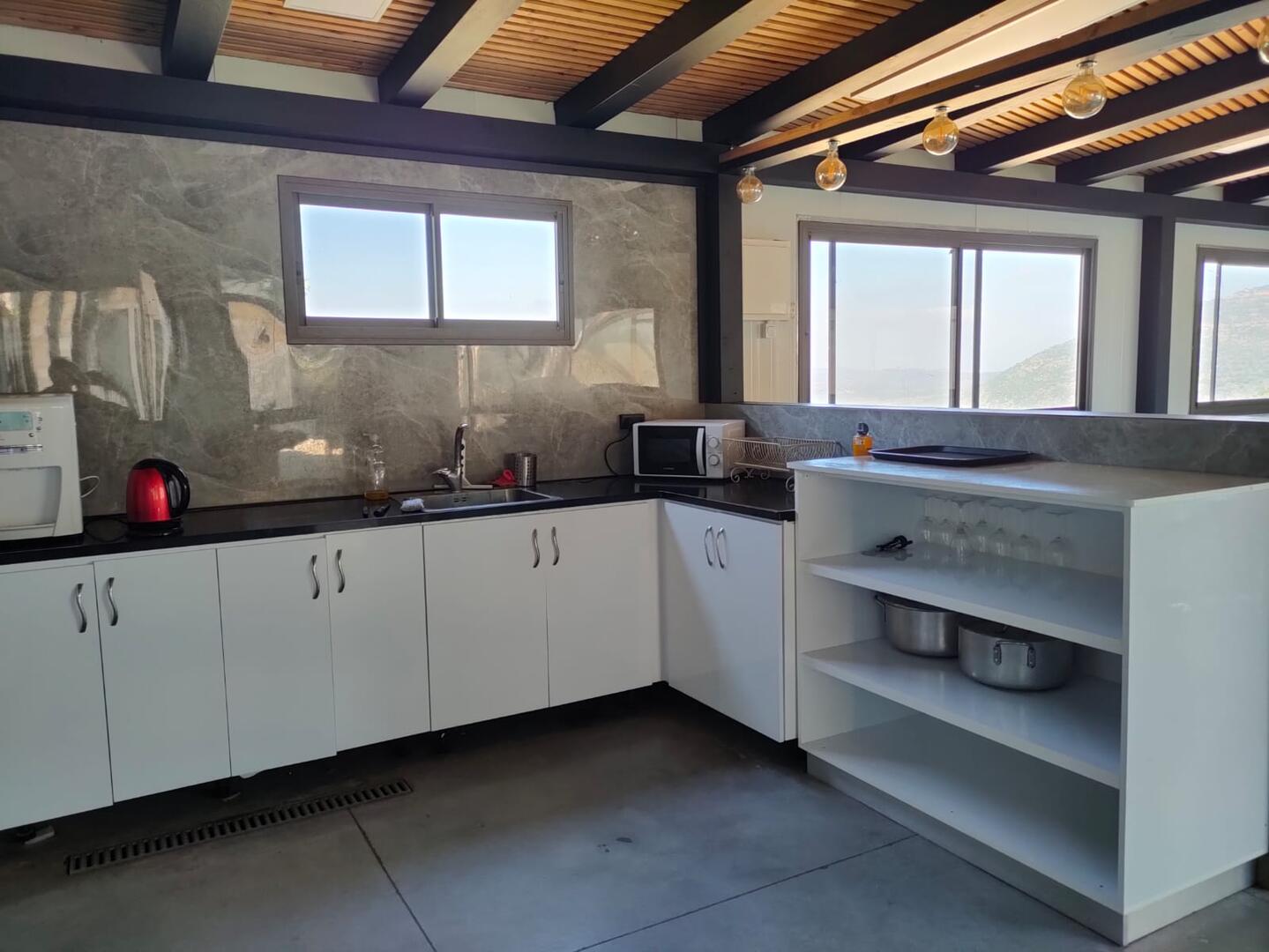 אחוזת שלמה צפון  14  נופש - וי פור ויקיישן - V for Vacation