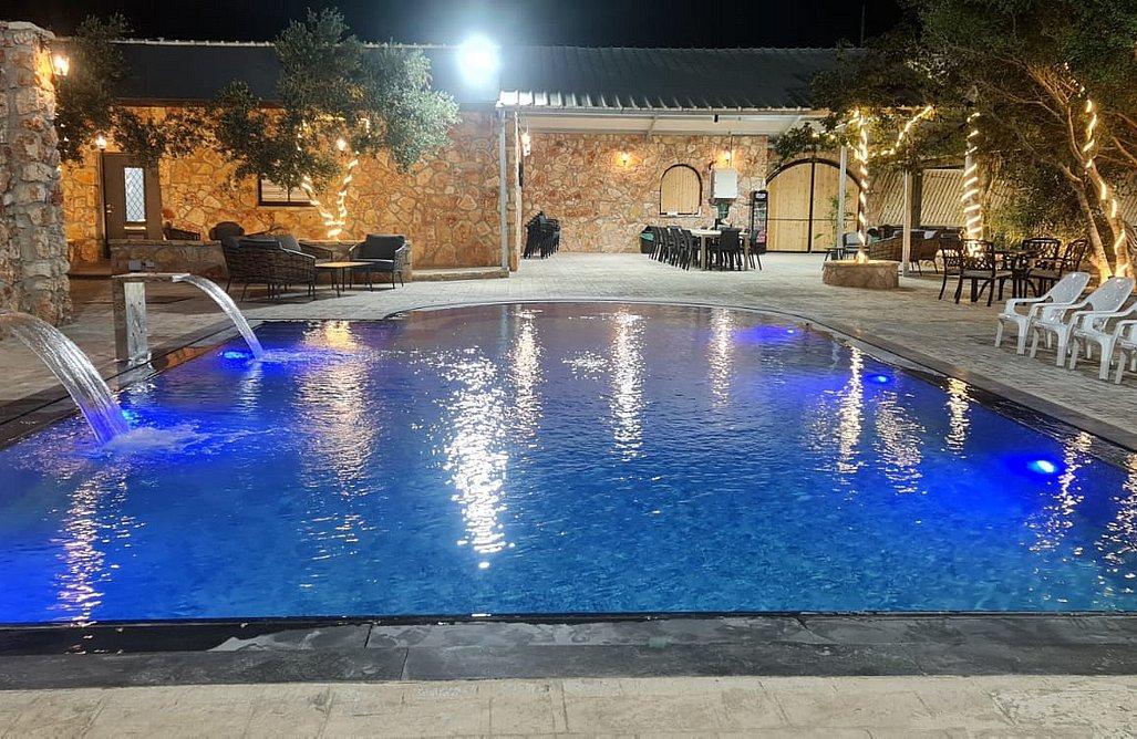 אחוזת אלונים ירכא צפון  12  נופש - וי פור ויקיישן - V for Vacation