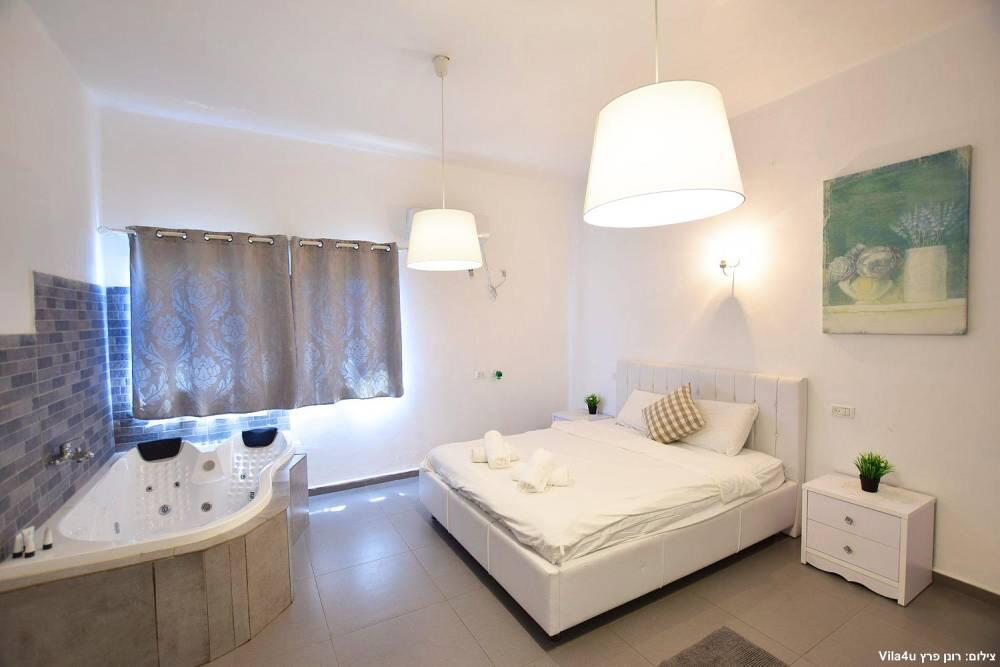 אחוזת הזוהר צפון  7  נופש - וי פור ויקיישן - V for Vacation