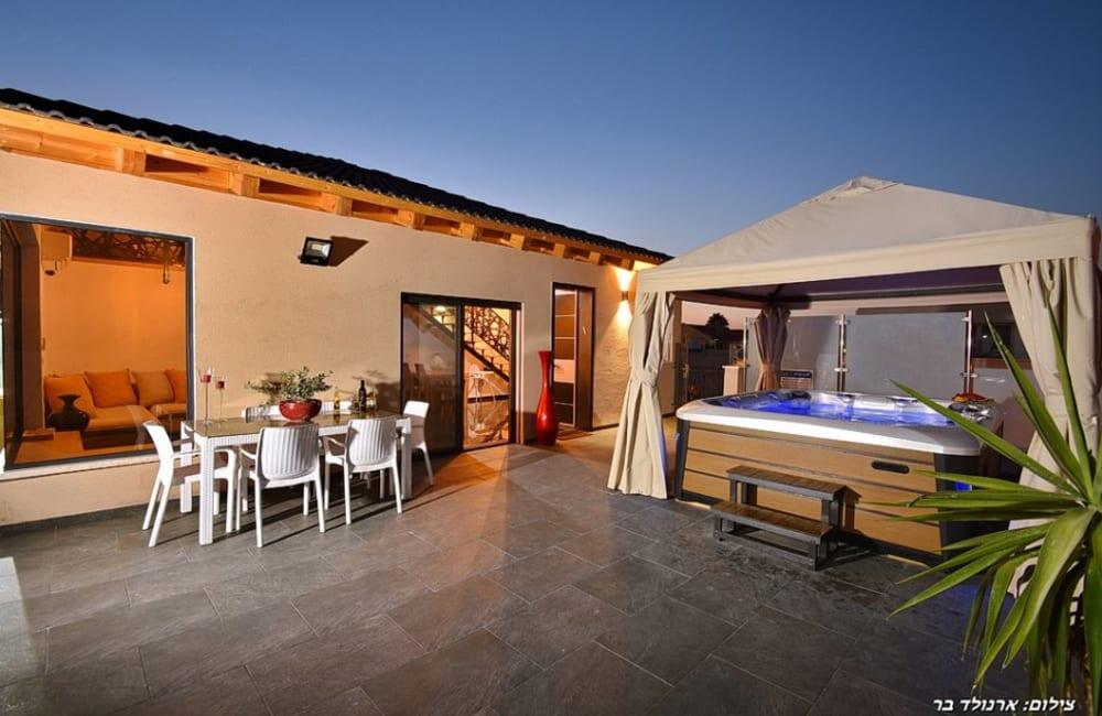 וילה מאיורי בוטיק צפון  36  נופש - וי פור ויקיישן - V for Vacation