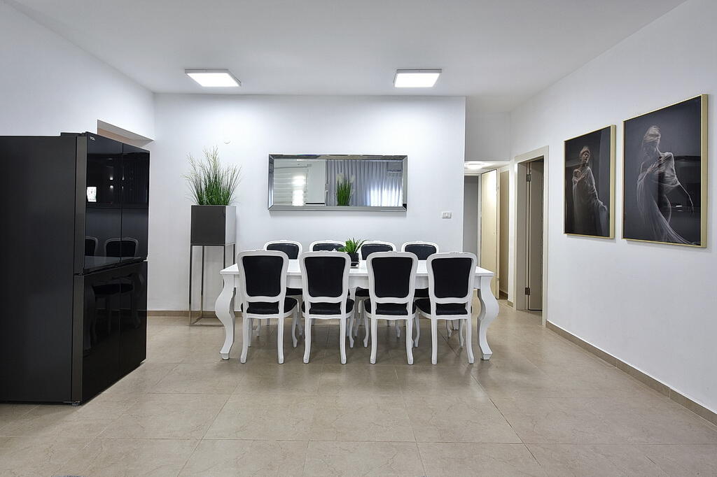 וילה קינג פאלאס צפון  11  נופש - וי פור ויקיישן - V for Vacation