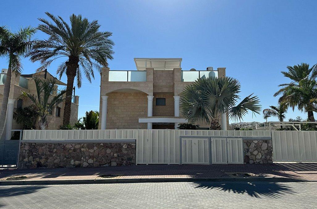 וילה רנסו דרום  19  נופש - וי פור ויקיישן - V for Vacation