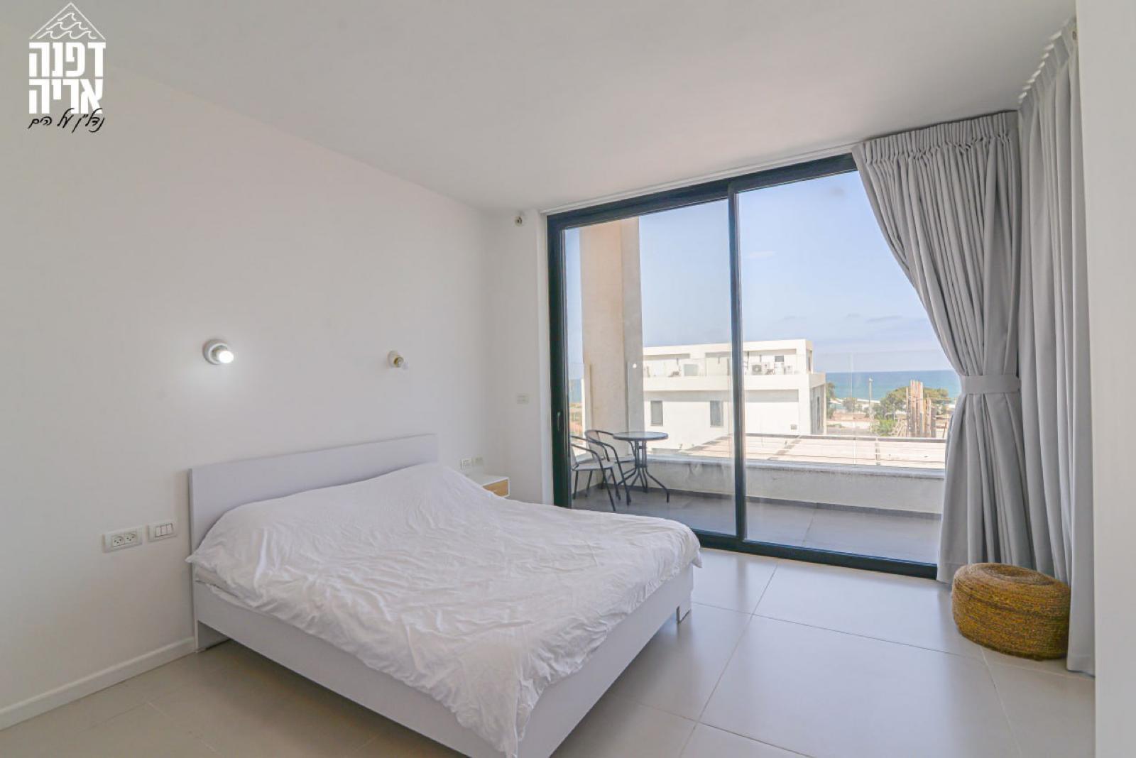 וילה על הים חדרה מרכז  13  נופש - וי פור ויקיישן - V for Vacation