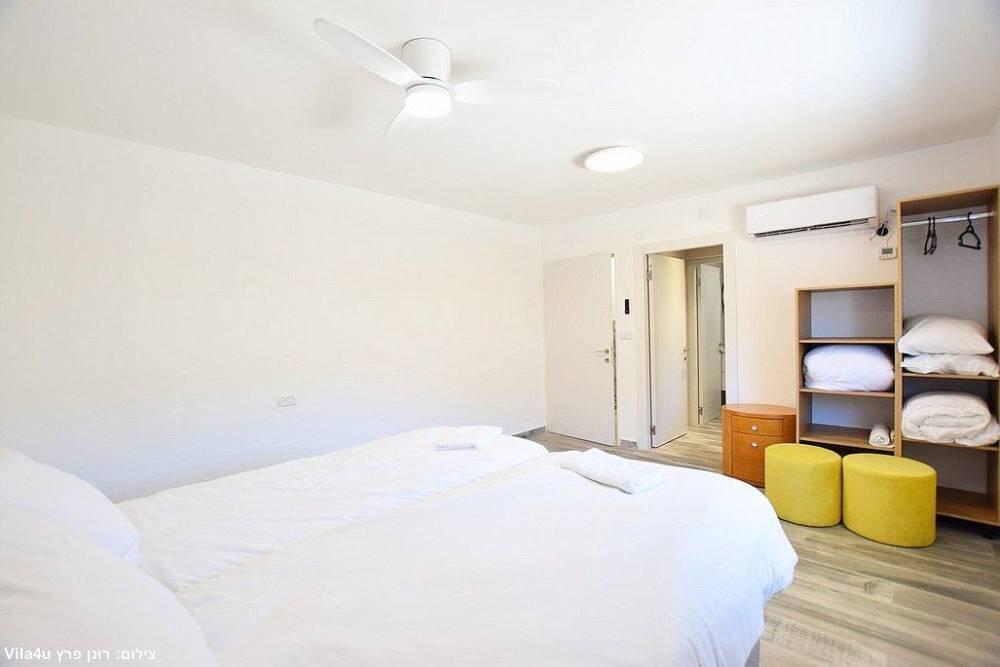 וילה מול הצדיק פקיעין צפון  17  נופש - וי פור ויקיישן - V for Vacation