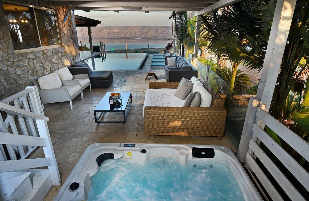 וילה מצפה הוד צפון  2  נופש - וי פור ויקיישן - V for Vacation