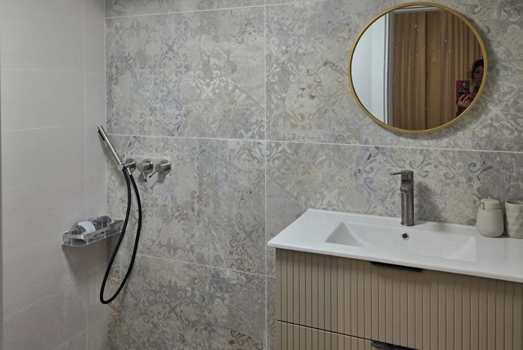 וילה סאן לייט - Sun Light צפון  19  נופש - וי פור ויקיישן - V for Vacation