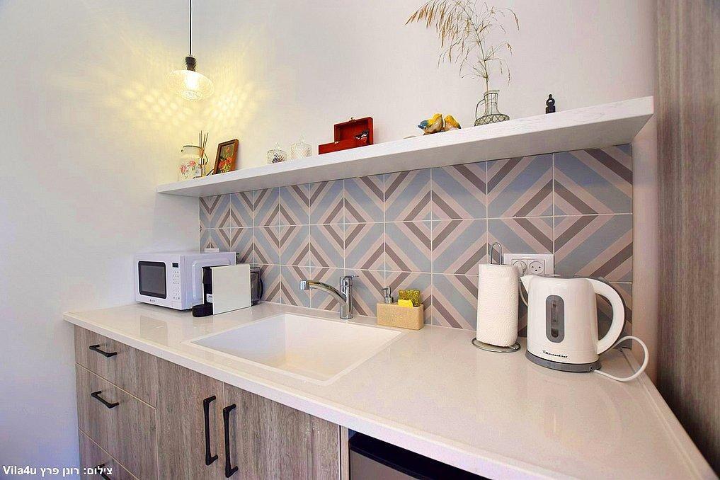 הוד ראשונים צפון  11  נופש - וי פור ויקיישן - V for Vacation