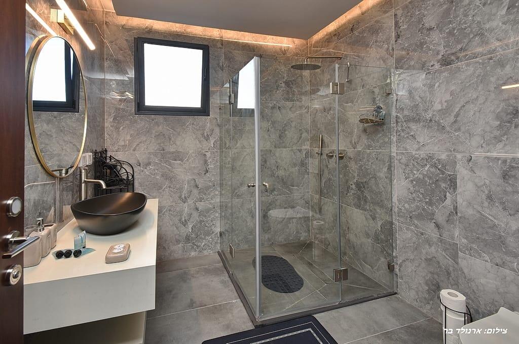 אחוזת ינון צפון  12  נופש - וי פור ויקיישן - V for Vacation