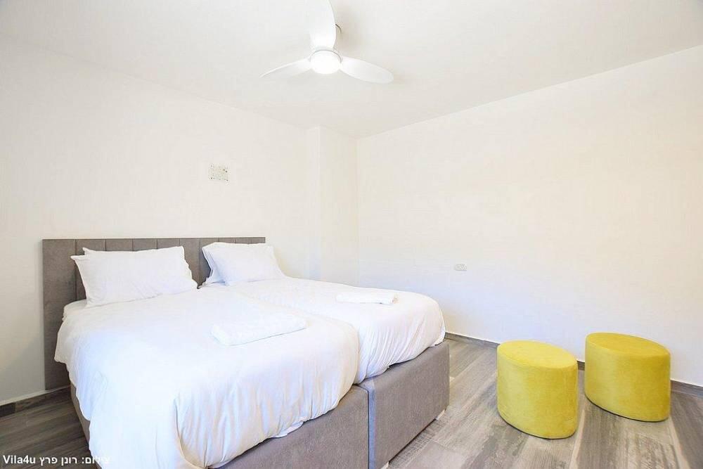 וילה מול הצדיק פקיעין צפון  16  נופש - וי פור ויקיישן - V for Vacation