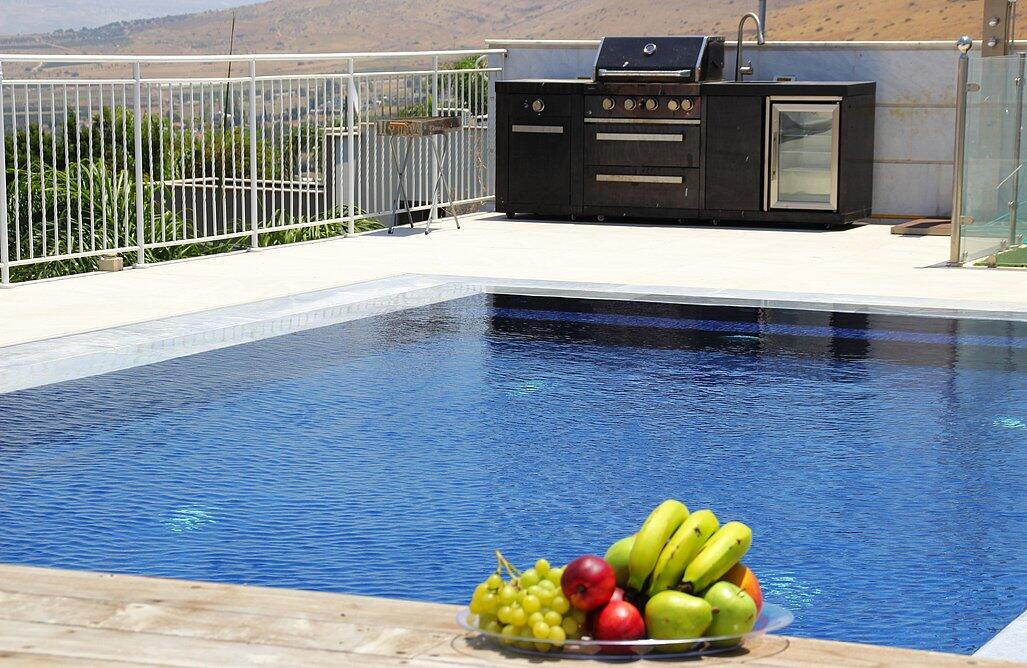 וילה לבנה יבנאל צפון  20  נופש - וי פור ויקיישן - V for Vacation