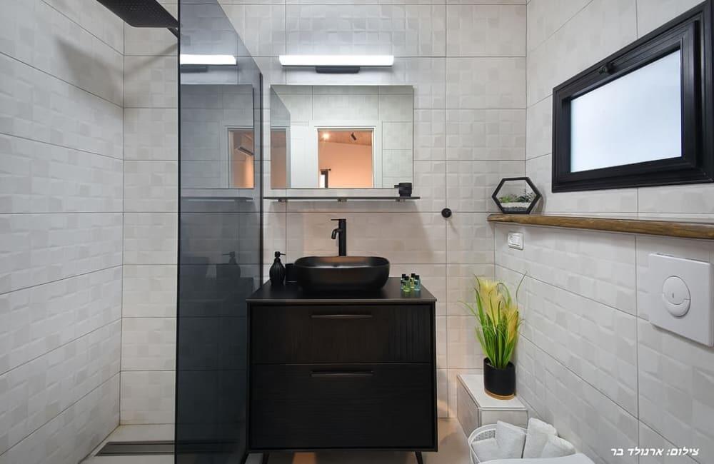 אחוזת אמור צפון  29  נופש - וי פור ויקיישן - V for Vacation