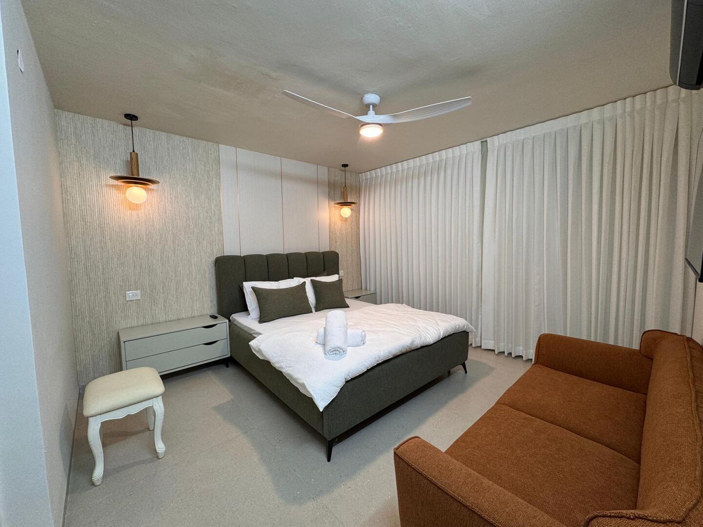 וילה סאן לייט - Sun Light צפון  4  נופש - וי פור ויקיישן - V for Vacation