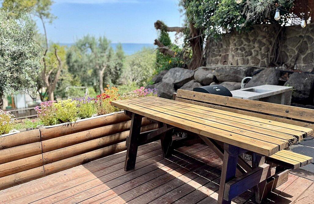 צימר בקתה בזית צפון  13  נופש - וי פור ויקיישן - V for Vacation