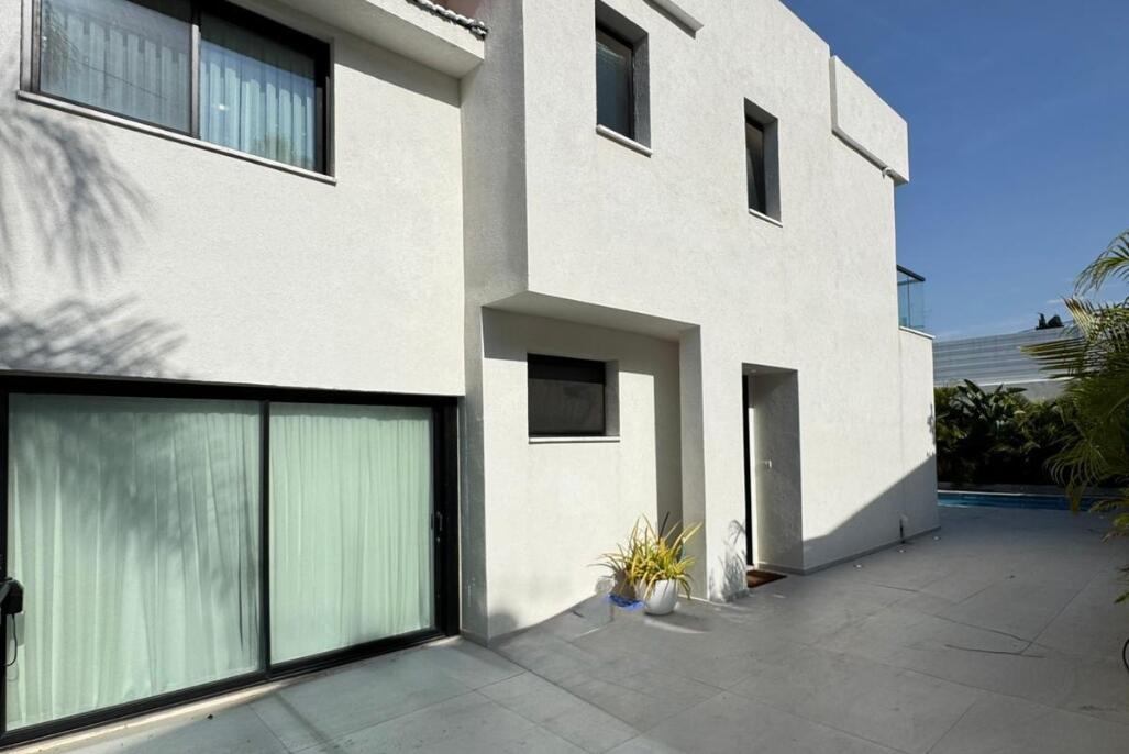 וילה מאיה - Villa Maya בהרצליה מרכז  17  נופש - וי פור ויקיישן - V for Vacation