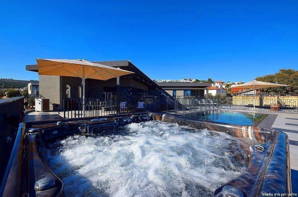 וילה טריפל צפון  16  נופש - וי פור ויקיישן - V for Vacation