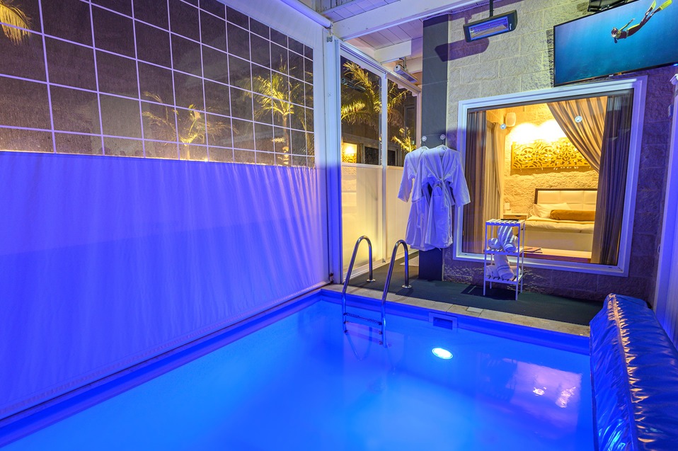 אחוזת מיא - סוויטות בוטיק על המים צפון  4  נופש - וי פור ויקיישן - V for Vacation