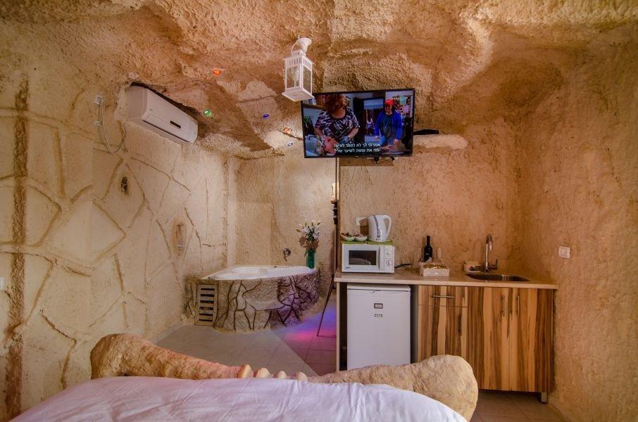 מערות נוף הצוק צפון  13  נופש - וי פור ויקיישן - V for Vacation