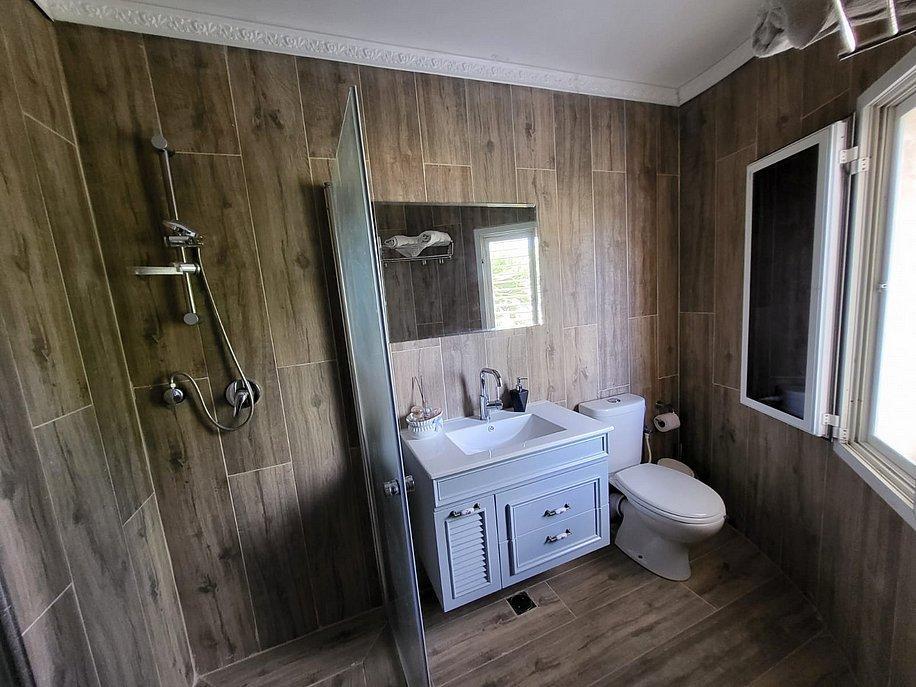 אחוזת אלונים ירכא צפון  25  נופש - וי פור ויקיישן - V for Vacation